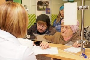Доплаты пенсионерам в спб